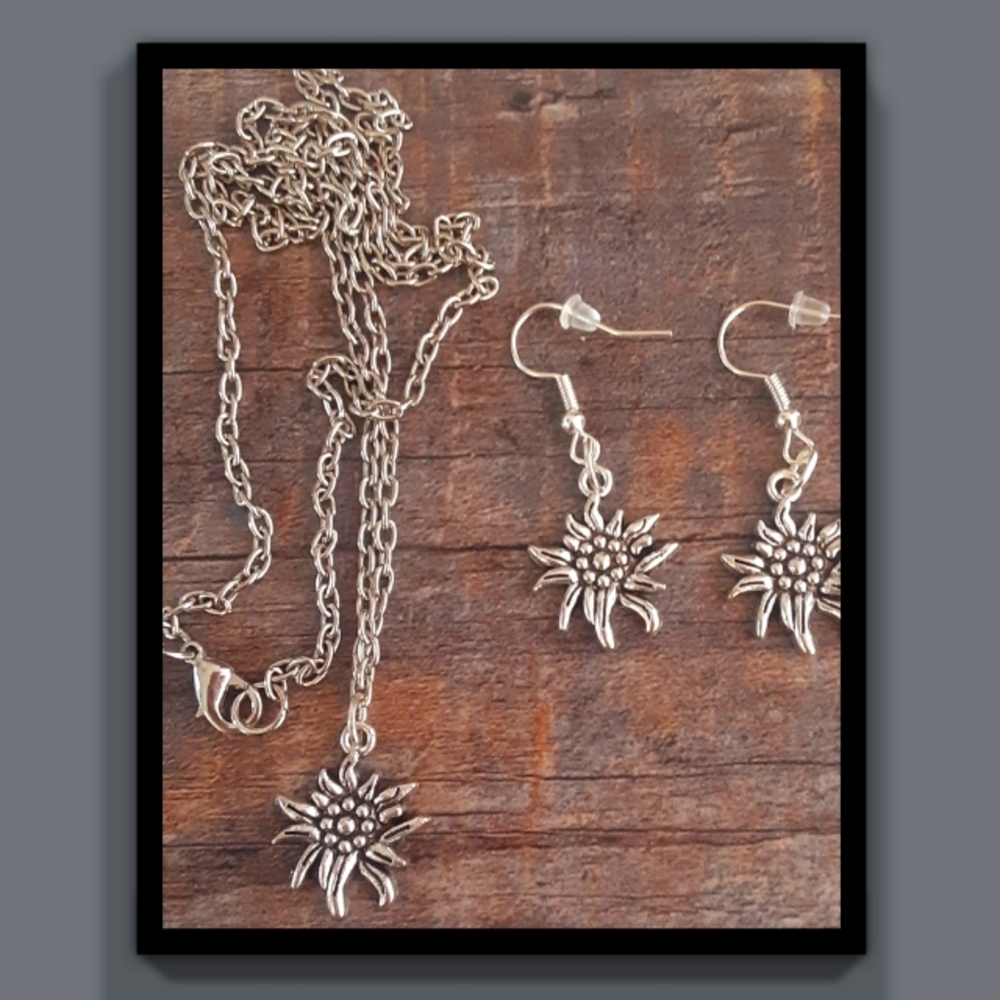 Edelweiss pendant necklace and earrings